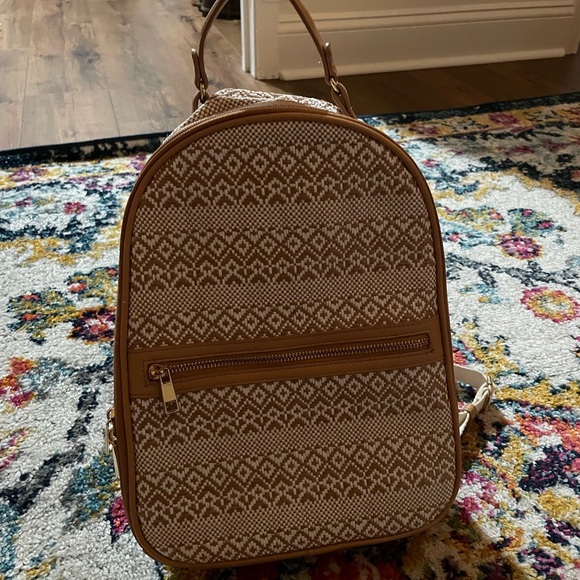 Tommy Bahama Mini-Backpack - Picture 5 of 13